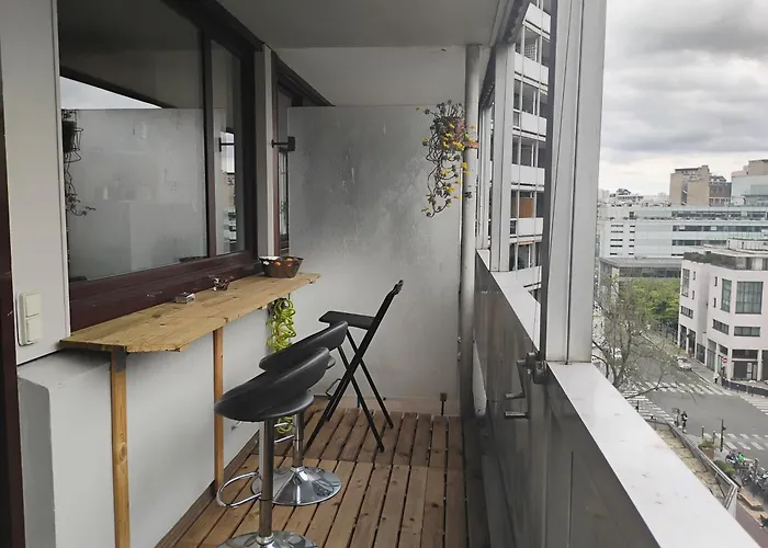 Tour Eiffel Two-Bathroom Two-Bedroom Loggia Spacious Quiet Brand-New Apartment