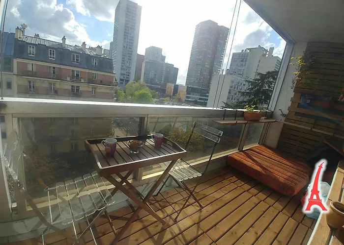 Tour Eiffel Two-Bathroom Two-Bedroom Loggia Spacious Quiet Brand-New Apartment