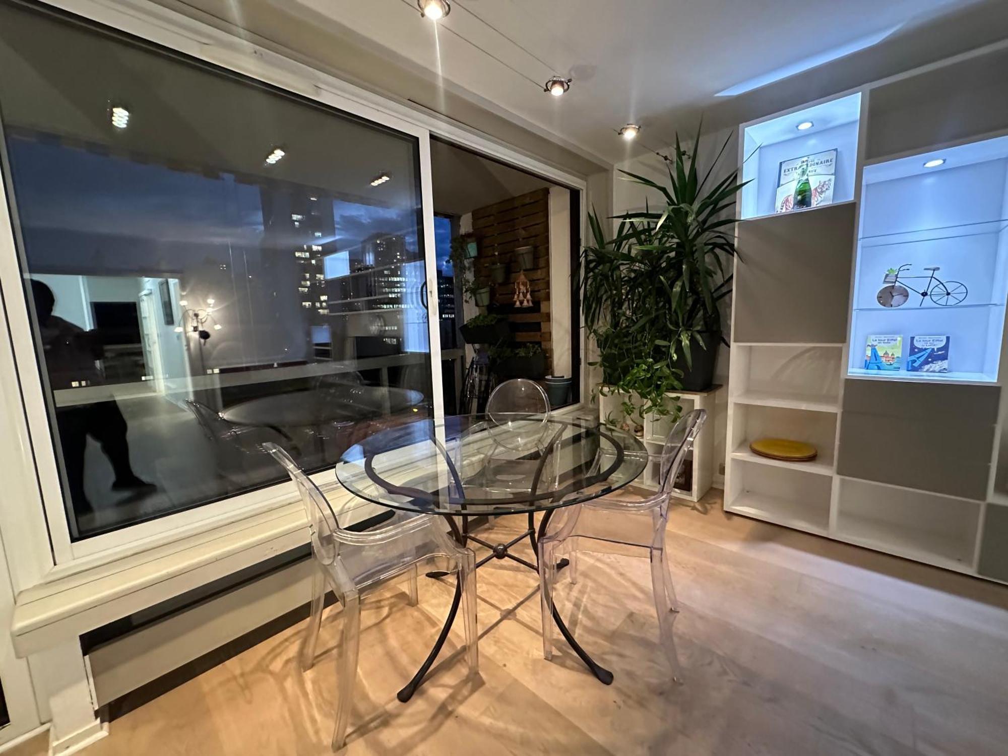 Appartamento Tour Eiffel Two-bathroom Two-bedroom Loggia Spacious Quiet Brand-new